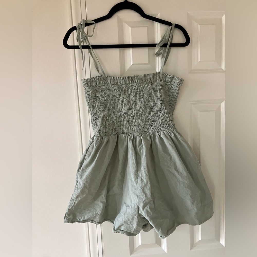 Molly Green Smocked Romper with Tie Straps & Pockets (Large) - Picture 2 of 8